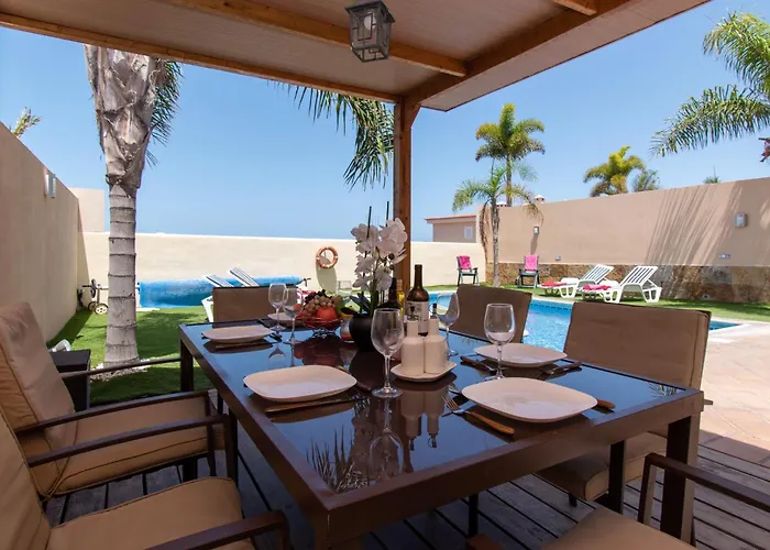 Private Heated Pool Sea Views Villa *