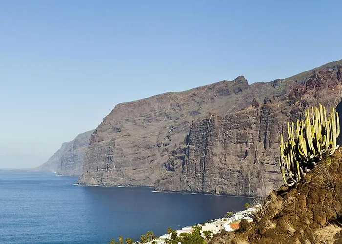 Private Heated Pool Sea Views *