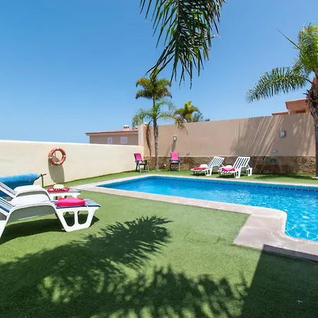 Private Heated Pool Sea Views
