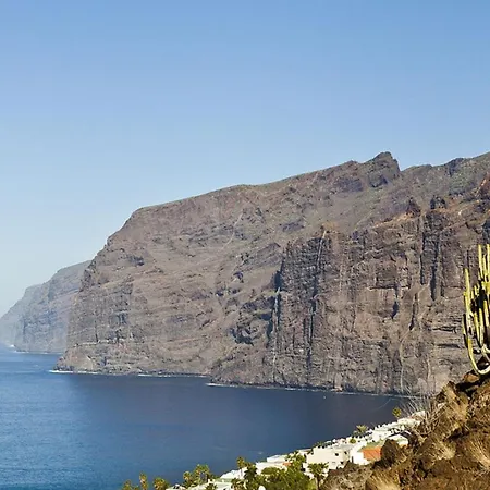 Private Heated Pool Sea Views *